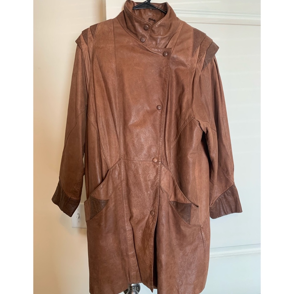 Vintage authentic Tan Leather jacket!! Such a gem !!!